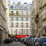 Beautiful Panoramic Terraced Studio in Paris