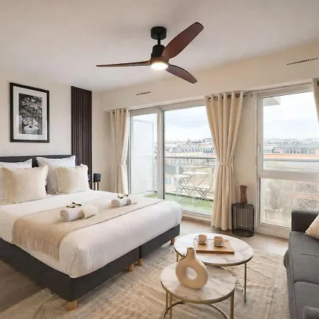 Appartamento Eiffel Tower View With Lift & Balcony