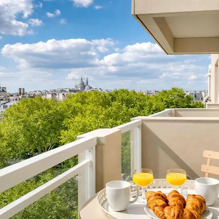 Appartamento Eiffel Tower View With Lift & Balcony Parigi