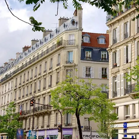 Eiffel Tower View With Lift & Balcony Appartamento