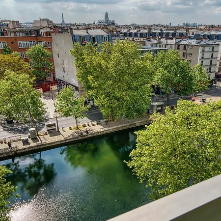 Appartamento Eiffel Tower View With Lift & Balcony Parigi